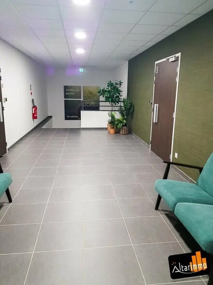 Bureau dans Dreux à louer - Hall d’entrée – Image 2 sur 11