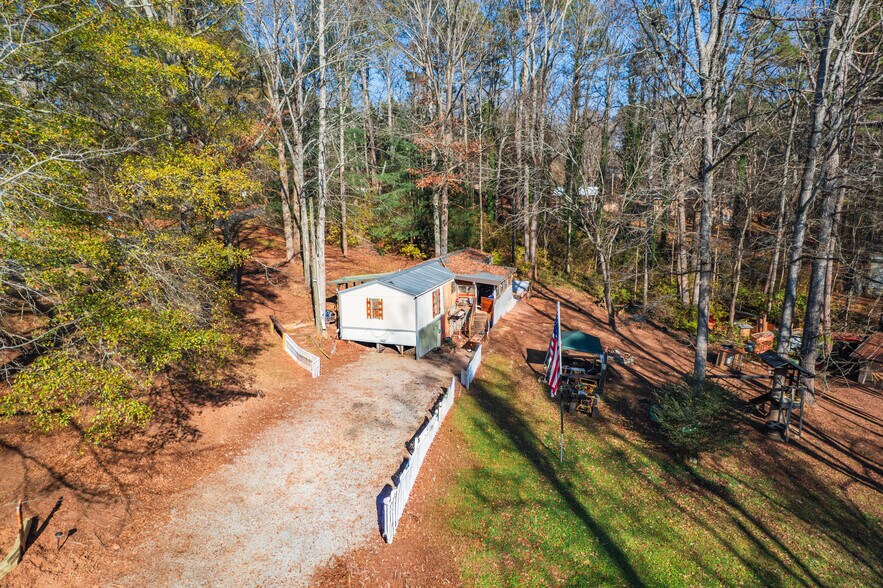 JG Real Estate Investments portefeuille de 5 biens à vendre sur LoopNet.fr - Photo de l’immeuble – Image 3 sur 41