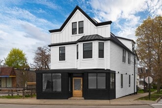 5900 Detroit Ave, Cleveland, OH à louer Photo de l’immeuble– Image 1 sur 11