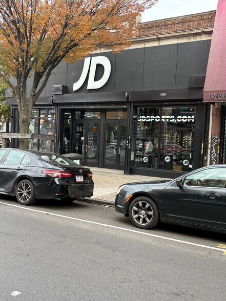 1645 Pitkin Ave, Brooklyn, NY à vendre - Photo de l’immeuble – Image 2 sur 8