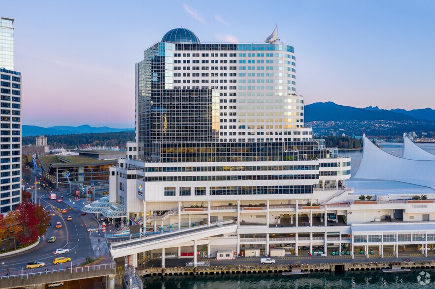 Suite 300-999 Canada Place, Vancouver, BC à louer - Photo de l’immeuble – Image 2 sur 13