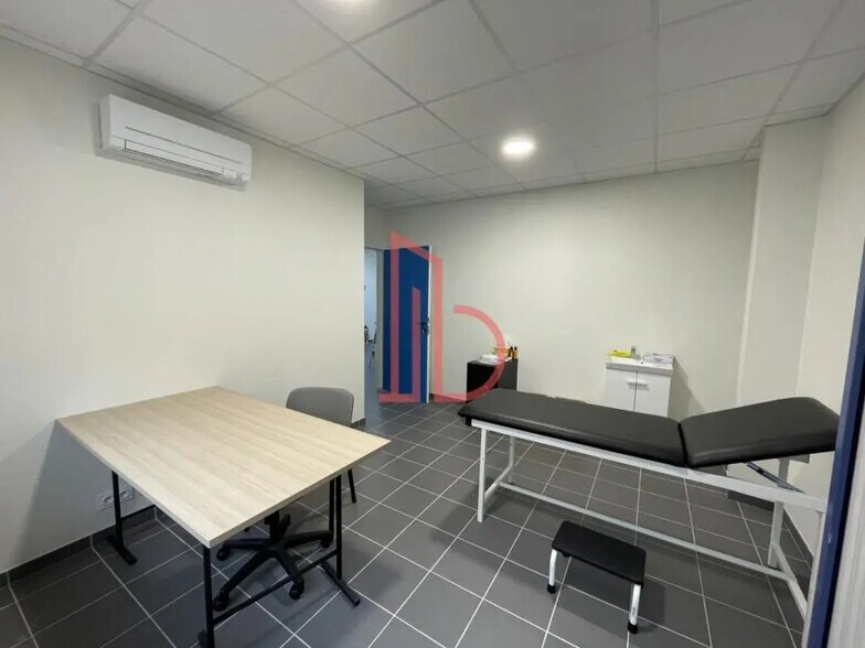 Bureau dans Bordeaux à vendre - Photo de l’immeuble – Image 3 sur 6