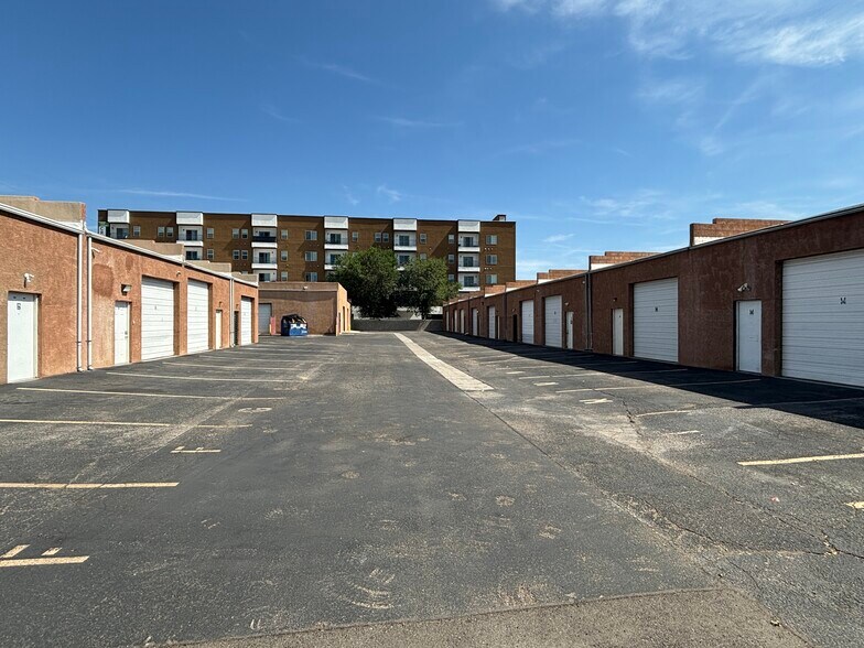 319 Claremont Ave NW, Albuquerque, NM à louer - Photo de l’immeuble – Image 2 sur 6