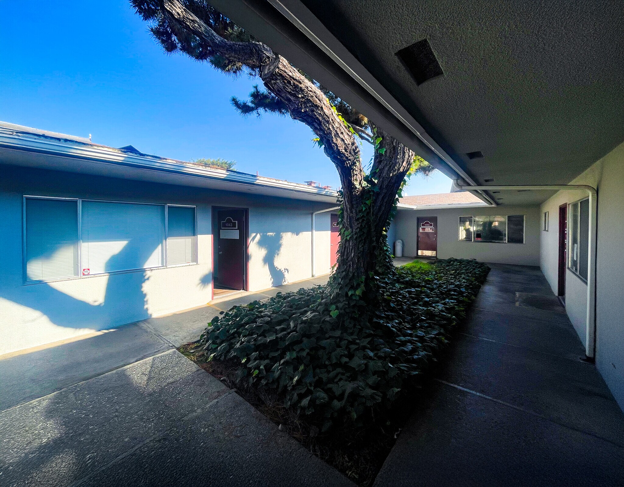 1043-1057 R St, Fresno, CA à louer Photo principale– Image 1 sur 10