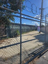 21601-21631 Marilla St, Chatsworth, CA à louer Photo de l’immeuble– Image 1 sur 2
