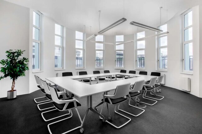 Plus de détails pour 655 Rue René Descartes, Aix-en-Provence - Bureau à louer