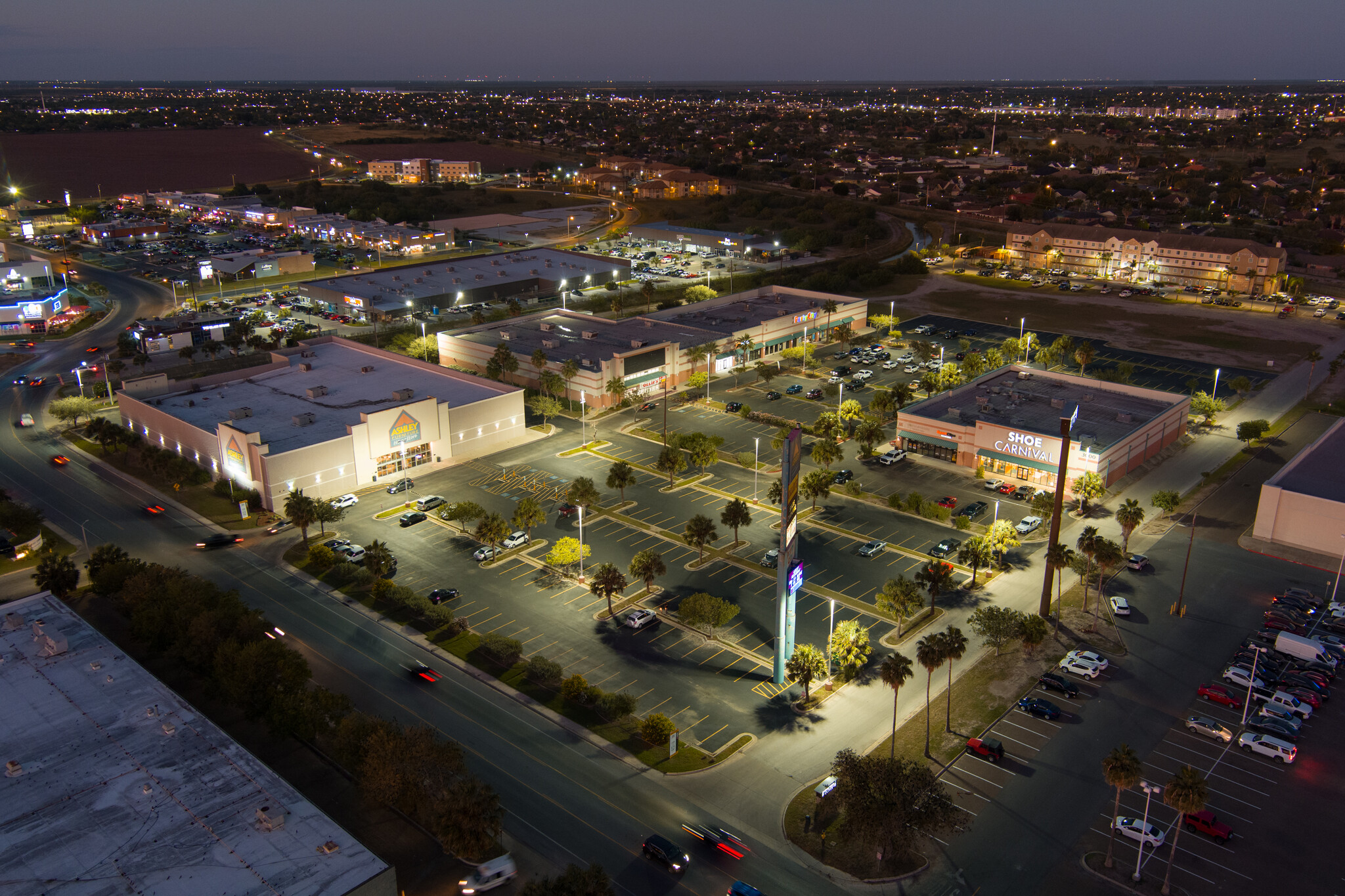 3000 Pablo Kisel Blvd, Brownsville, TX à louer Photo de l’immeuble– Image 1 sur 20