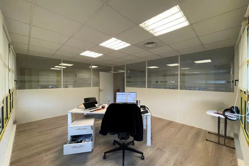 Bureau dans Montpellier à louer - Photo de l’immeuble – Image 2 sur 10