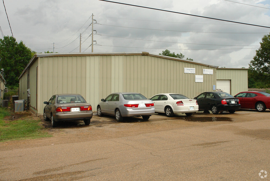 5836 N Commerce Plz, Jackson, MS à louer - Photo de l’immeuble – Image 2 sur 11