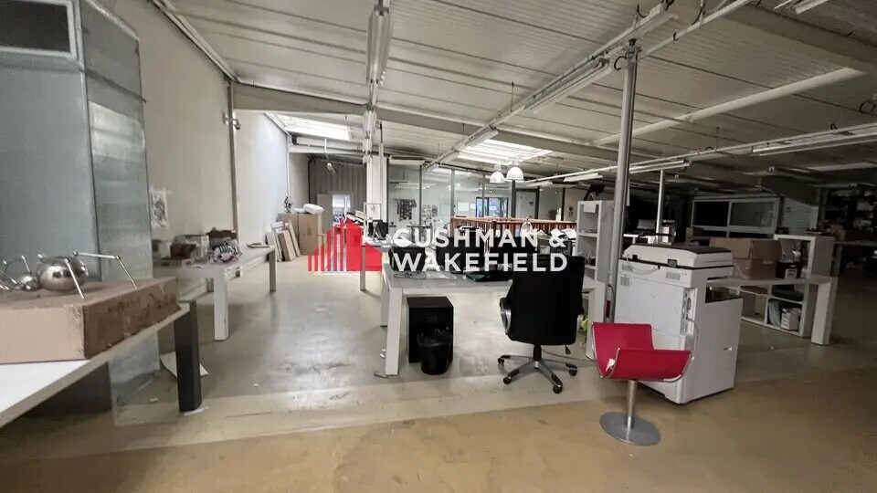 Local d'activités dans Castres à vendre - Photo de l’immeuble – Image 3 sur 11