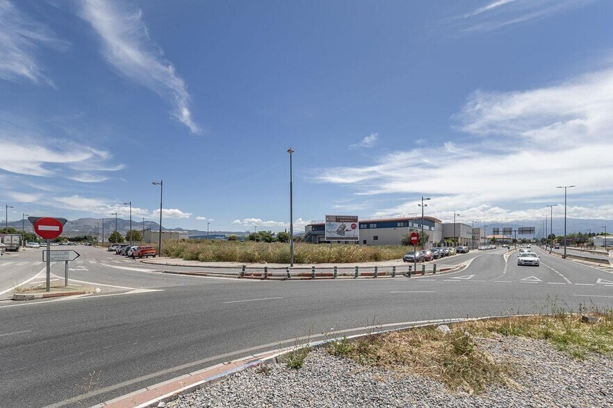 Carretera de Córdoba, 69, Granada, Granada à vendre - Photo de l’immeuble – Image 3 sur 12
