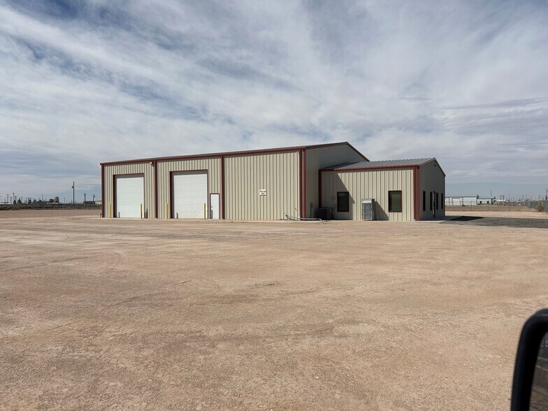 1463 Oil Mill Rd, Pecos, TX à louer - Photo de l’immeuble – Image 3 sur 29