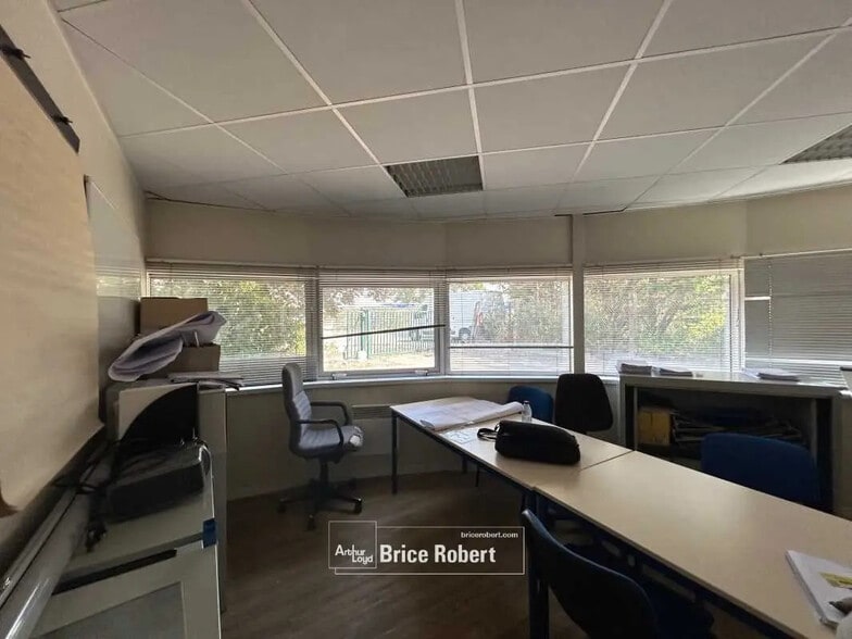 Local d'activités dans Chassieu à vendre - Photo intérieure – Image 3 sur 9