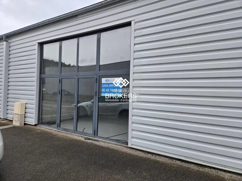 Local commercial dans Arbent à louer - Photo de l’immeuble – Image 1 sur 3