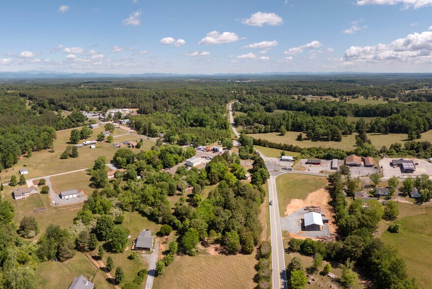 0 NC 9 Hwy, Tryon, NC à vendre - Photo de l’immeuble – Image 3 sur 19
