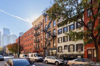 Plus de détails pour 410 W 47th St, New York, NY - Logement à vendre