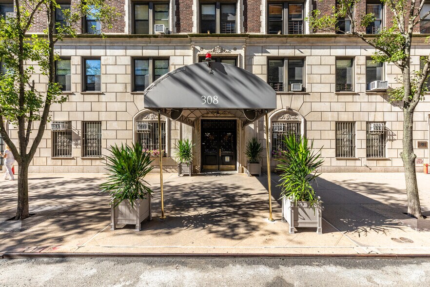 302-318 E 79th St, New York, NY à vendre - Photo de l’immeuble – Image 3 sur 4
