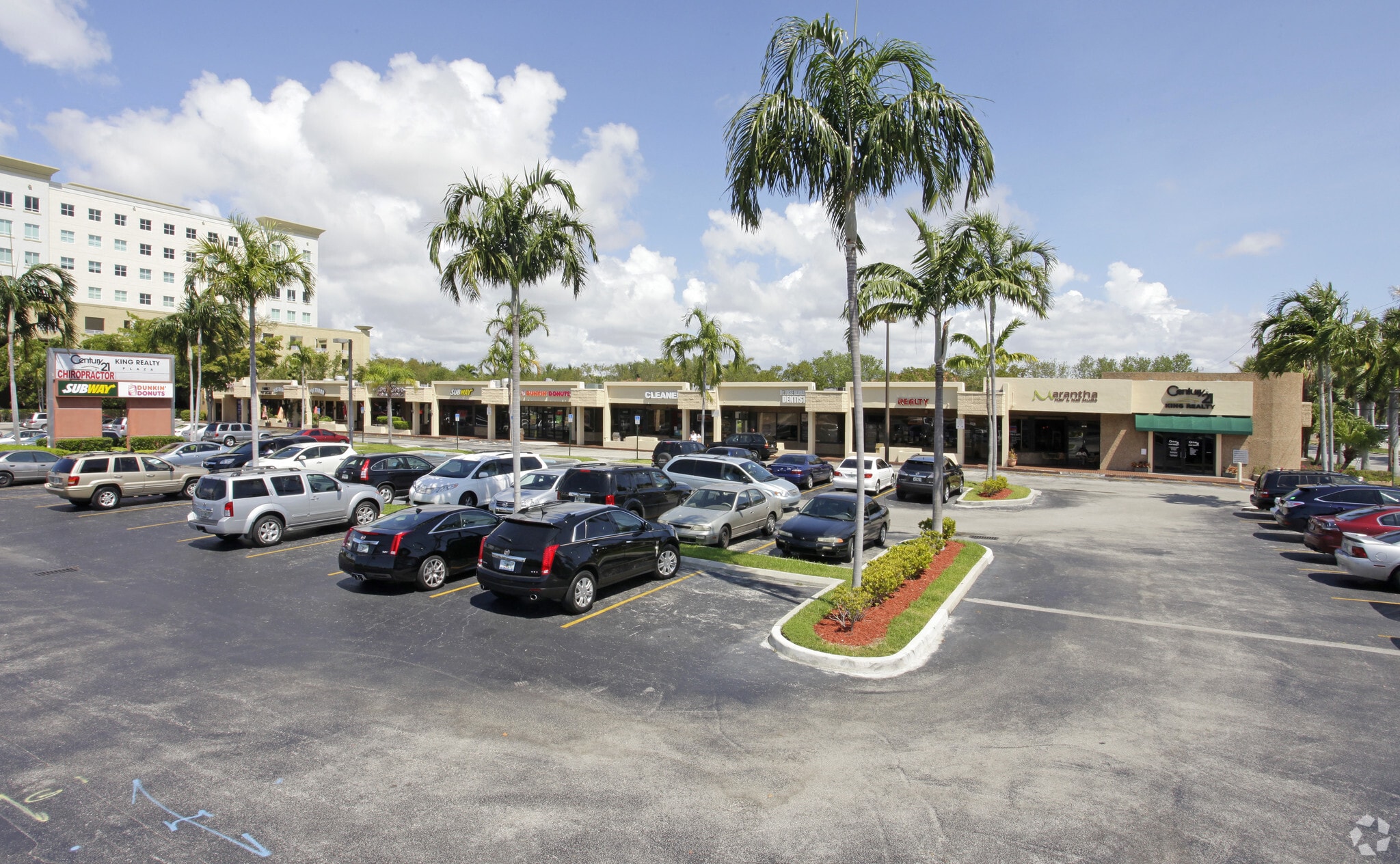 3405-3495 NE 163rd St, North Miami Beach, FL à louer Photo principale– Image 1 sur 7