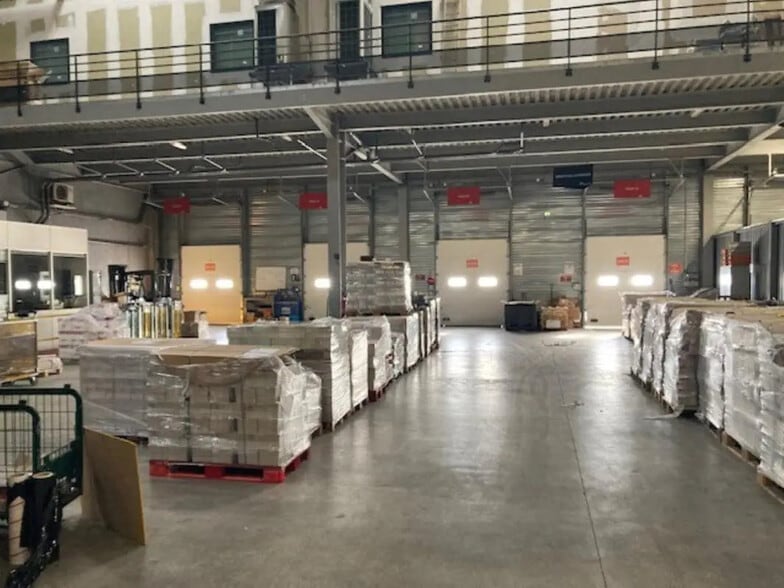 Industriel/Logistique dans La Crau à louer - Photo intérieure – Image 3 sur 6