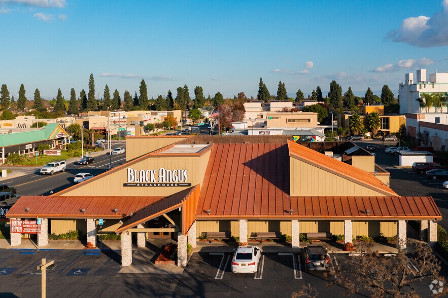 5000 E Candlewood St, Lakewood, CA à vendre - Photo de l’immeuble – Image 2 sur 5