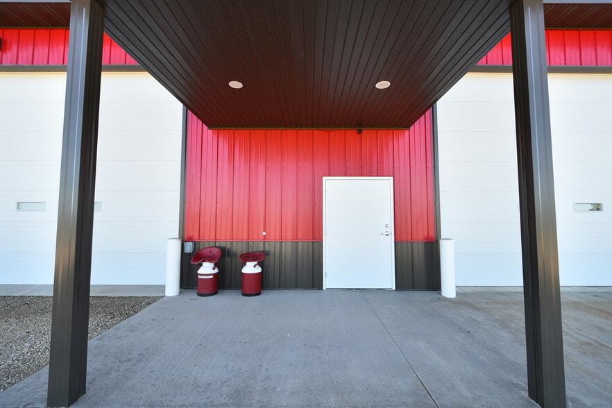 1095 Bioscience Dr SE, Pine Island, MN à vendre - Photo intérieure – Image 2 sur 11