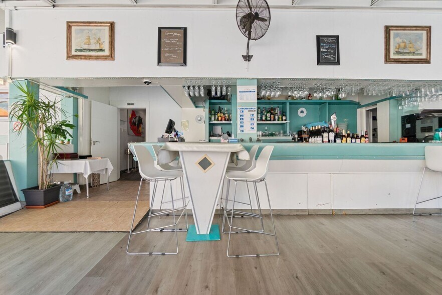 Lloc Puerto Deportivo, 4, Torrevieja, Alicante à louer - Photo de l’immeuble – Image 3 sur 30