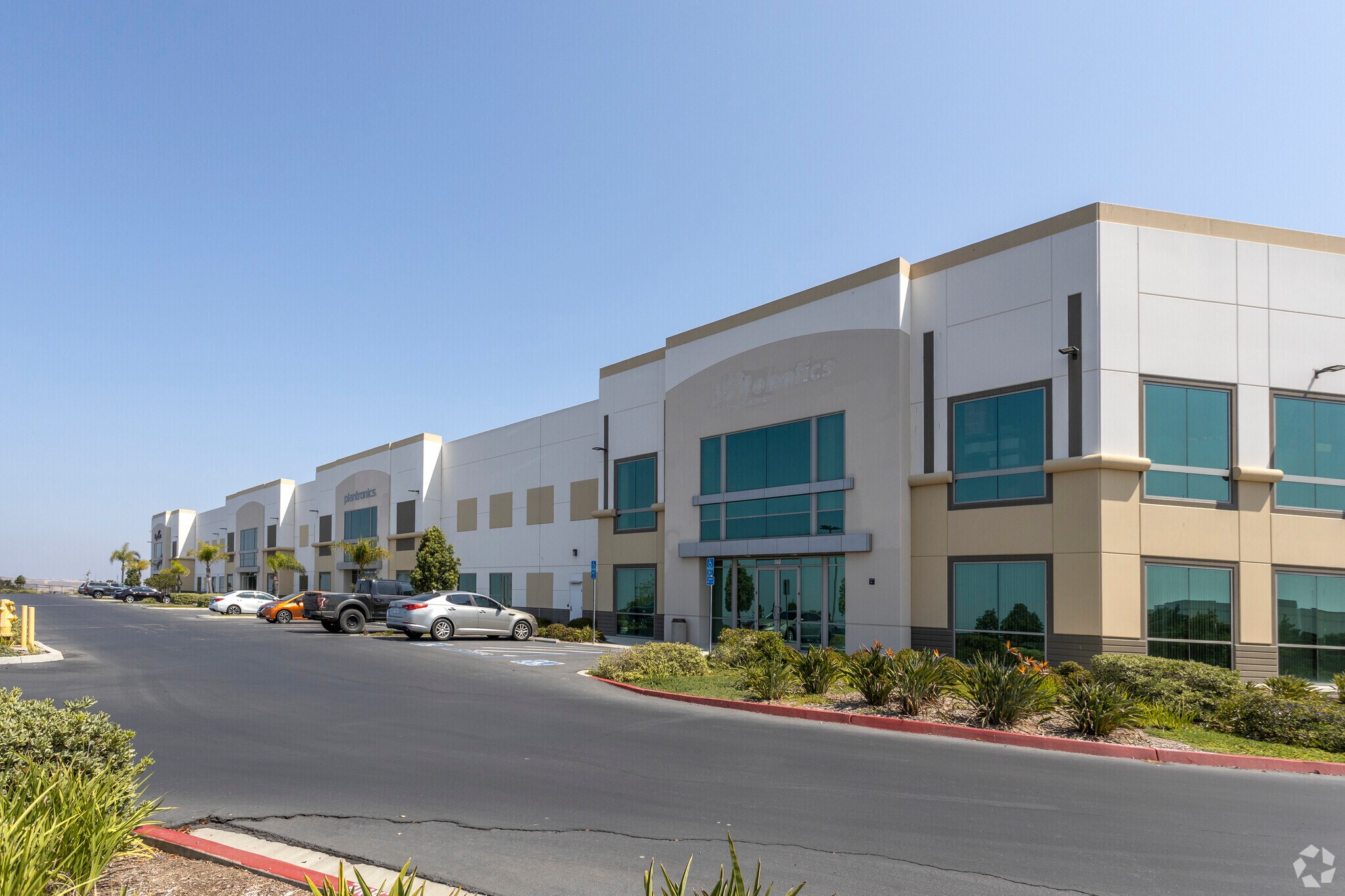 1470 Exposition Way, San Diego, CA à louer Photo de l’immeuble– Image 1 sur 6