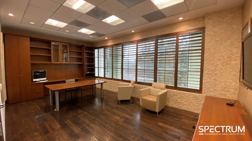 19835-19839 Nordhoff St, Northridge, CA à louer - Photo intérieure – Image 3 sur 13