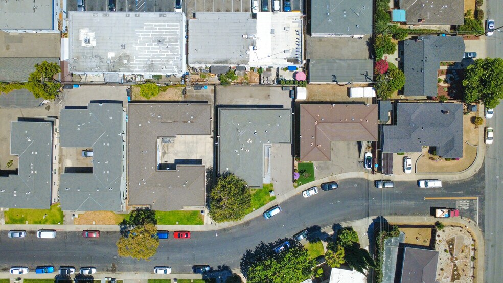 2351 Sutter Ave, Santa Clara, CA à vendre - Photo de l’immeuble – Image 2 sur 75