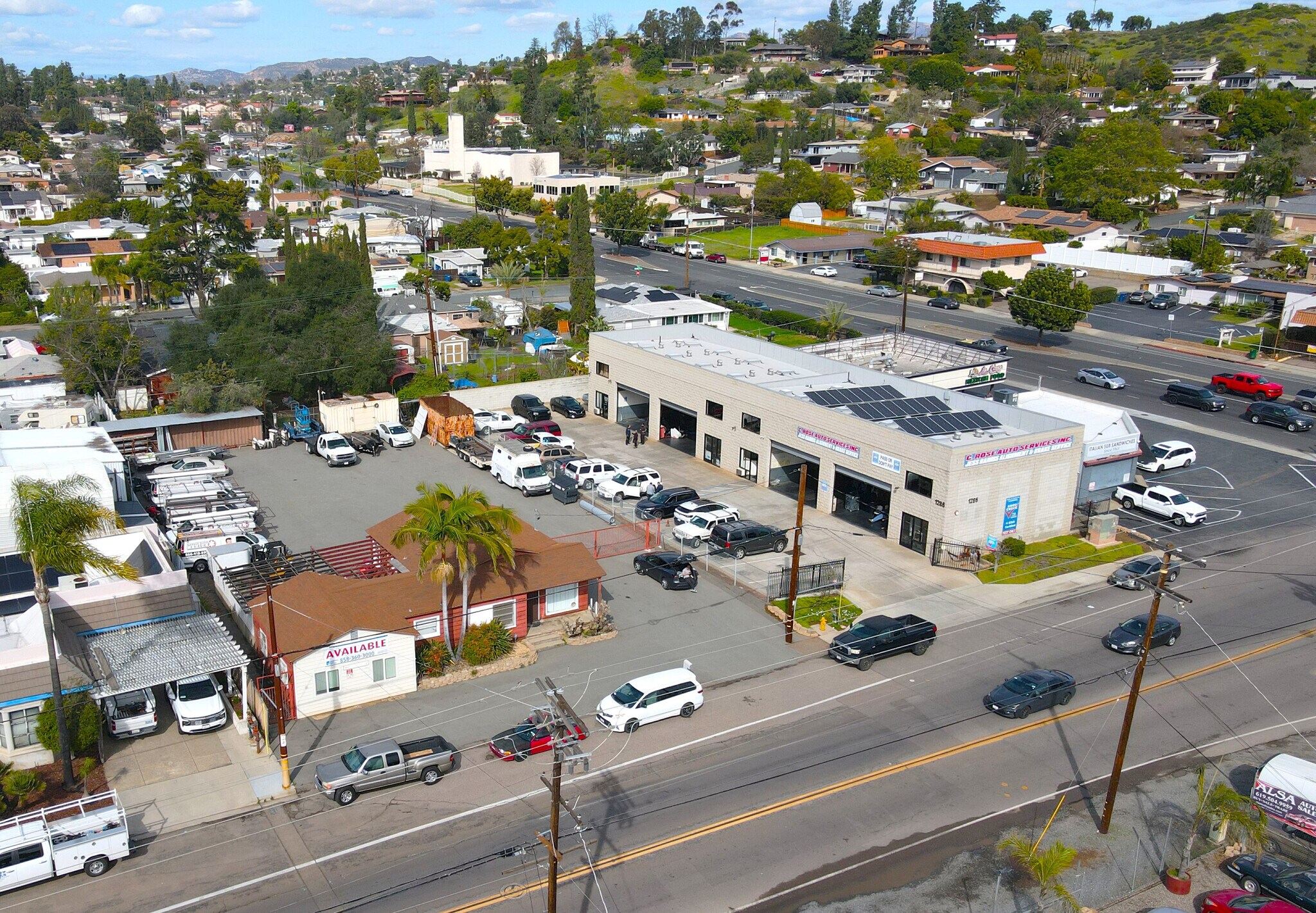 1282 Greenfield Dr, El Cajon, CA à louer Photo principale– Image 1 sur 6