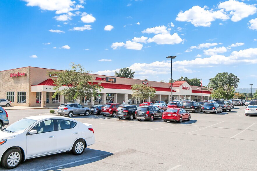 4810-4860 Penn Ave, Sinking Spring, PA à louer - Photo de l’immeuble – Image 3 sur 12
