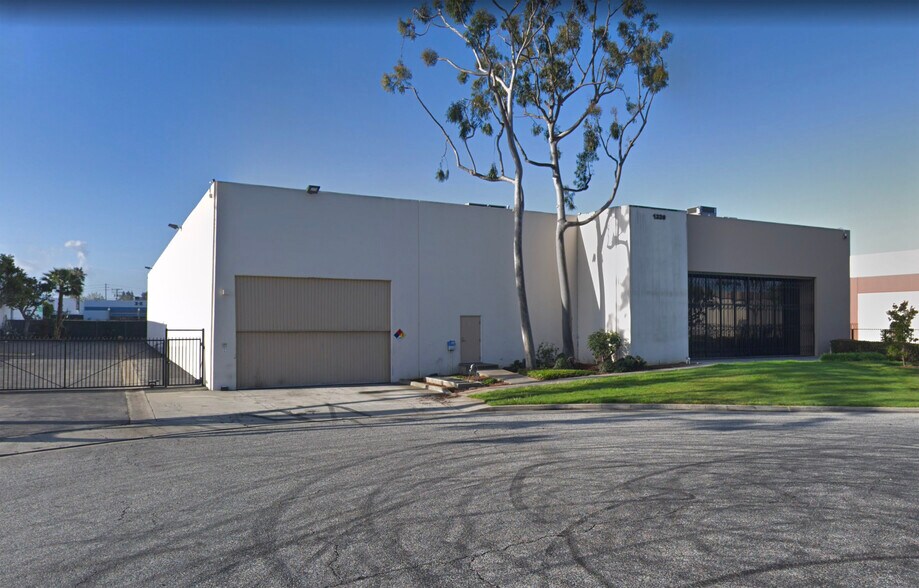 1330 W Walnut Pky, Compton, CA à louer - Photo de l’immeuble – Image 1 sur 2