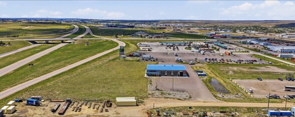 7176 Nugget, Evansville, WY à louer - Photo de l’immeuble – Image 2 sur 12