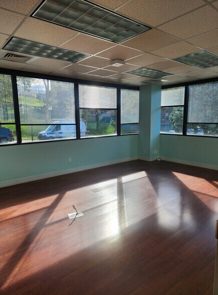 1200 Brown St, Peekskill, NY à louer - Photo intérieure – Image 3 sur 5