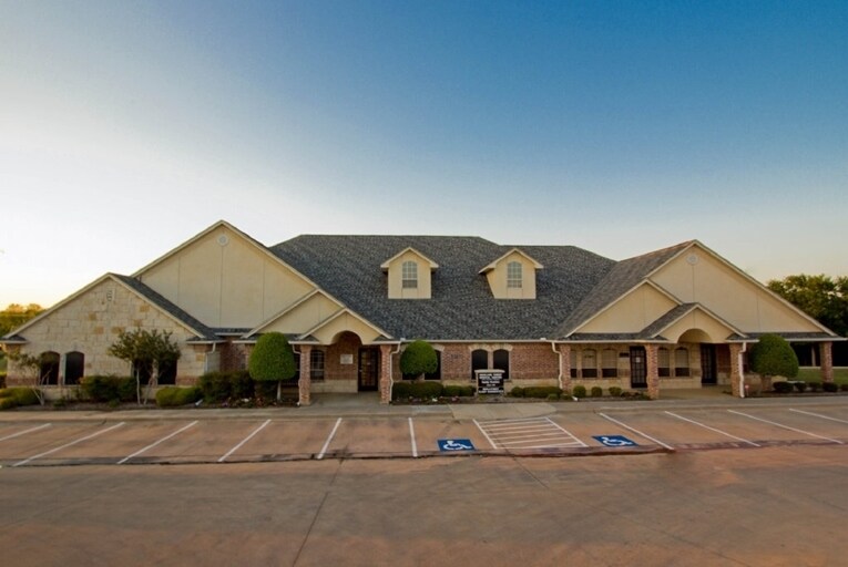 2012 Justin Rd, Highland Village, TX à louer - Photo de l’immeuble – Image 3 sur 6