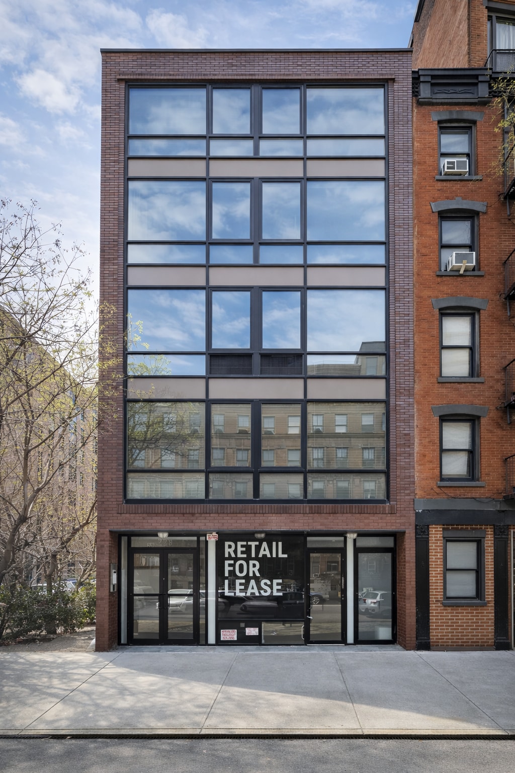 229 E 2nd St, New York, NY à louer Photo de l’immeuble– Image 1 sur 10