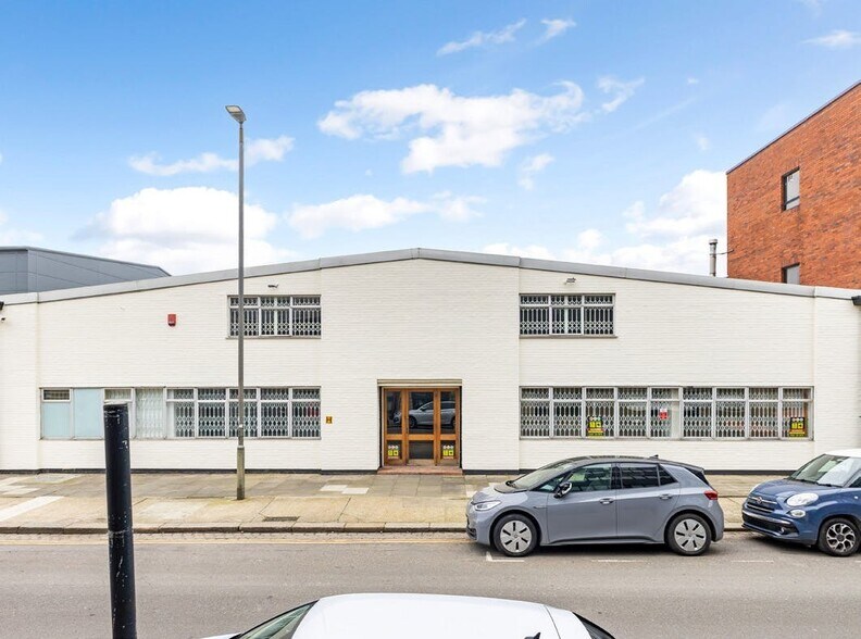 Lydden Rd, Londres à louer - Photo de l’immeuble – Image 2 sur 9