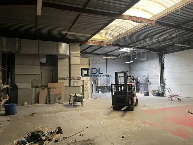 Plus de détails pour Industriel/Logistique à louer