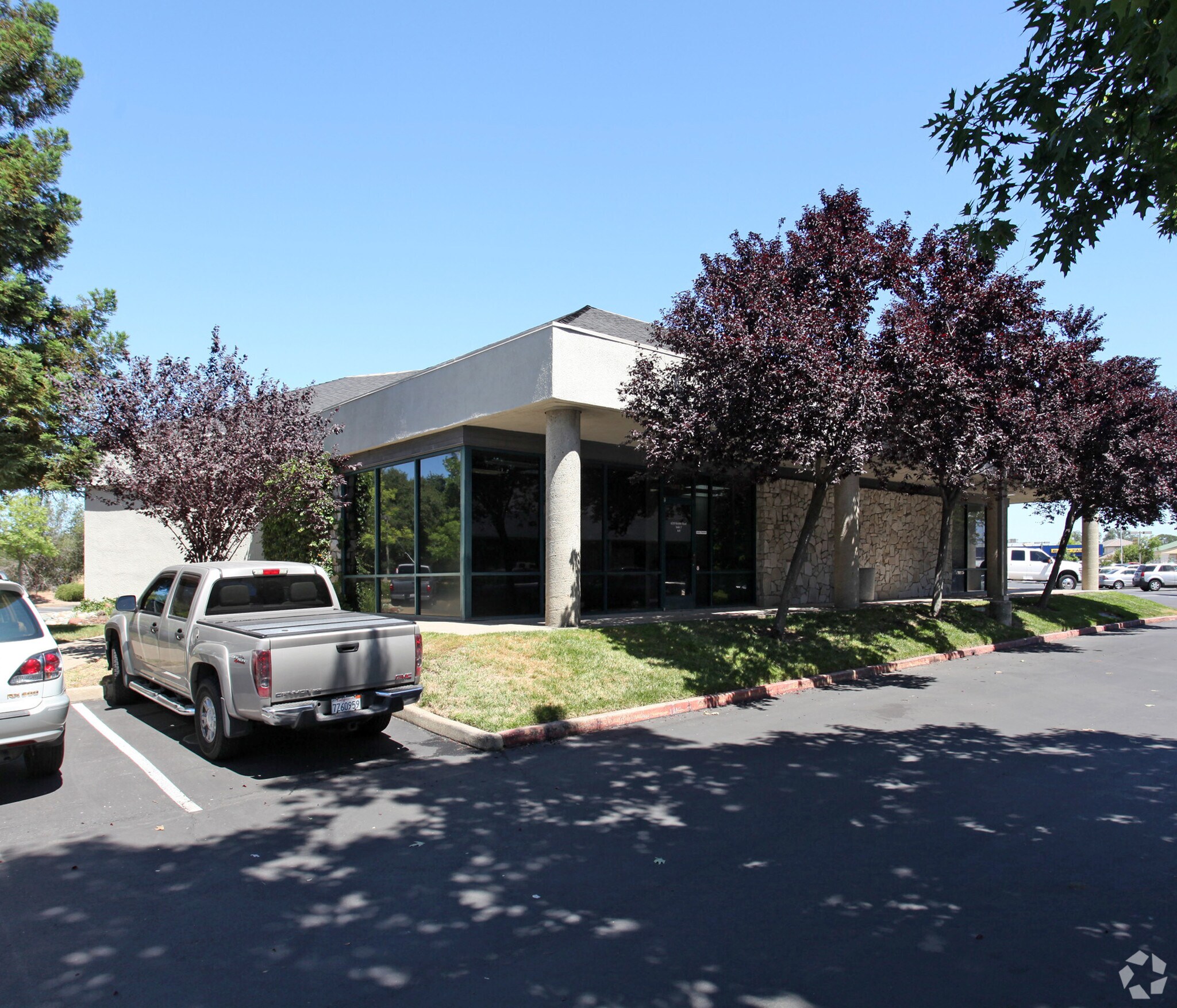 4220 Rocklin Rd, Rocklin, CA à louer Photo de l’immeuble– Image 1 sur 7