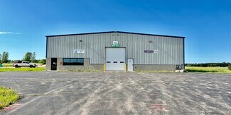 Plus de détails pour 2501 Runway Dr, Waupaca, WI - Local commercial à vendre