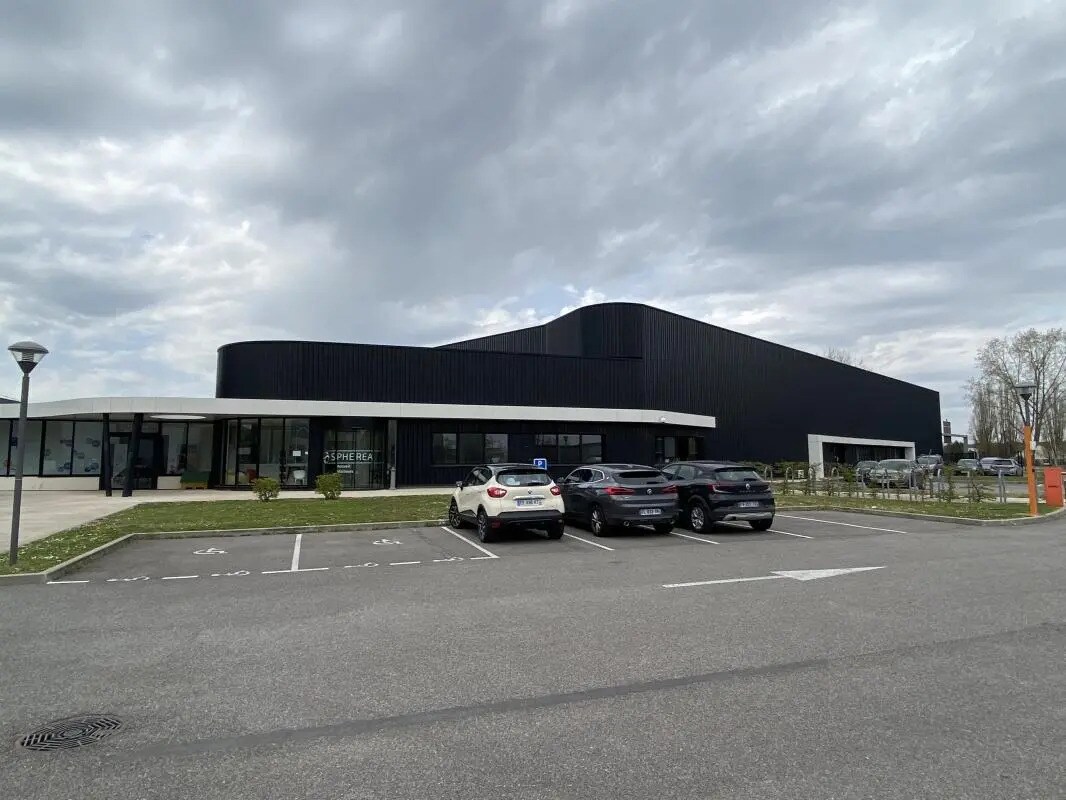 8 Rue Du Maréchal De Lattre De Tassigny, Élancourt à louer Photo de l’immeuble– Image 1 sur 11