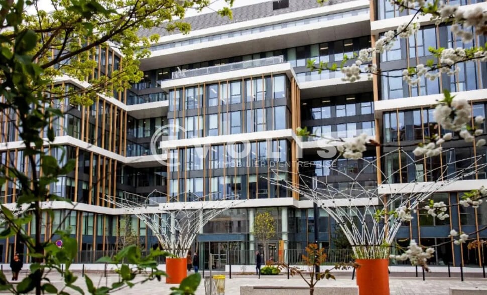 2 Avenue De La Gare, Montigny-le-Bretonneux à louer - Photo de l’immeuble – Image 1 sur 6