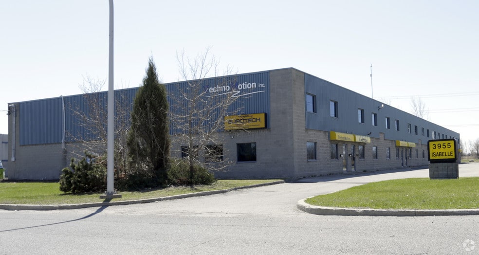 3955 Rue Isabelle, Brossard, QC à vendre - Photo principale – Image 1 sur 3