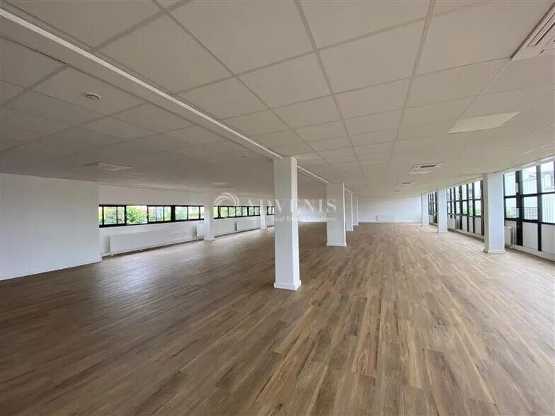 Bureau dans Champigny-sur-Marne à louer - Photo de l’immeuble – Image 1 sur 12