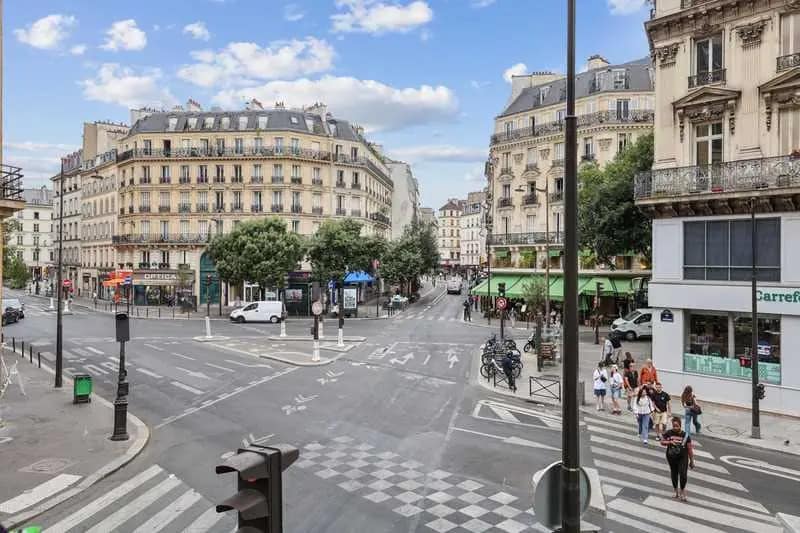 11 Rue De Châteaudun, Paris à louer - Photo de l’immeuble – Image 2 sur 2