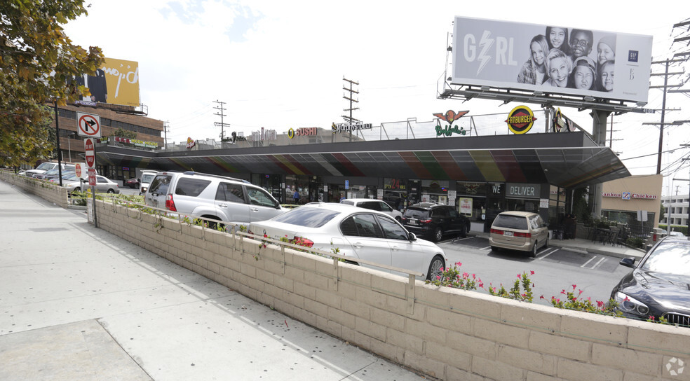 11058-11086 Santa Monica Blvd, Los Angeles, CA à louer - Photo de l’immeuble – Image 3 sur 43