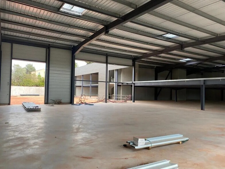 Industriel/Logistique dans Ollioules à louer - Photo intérieure – Image 1 sur 5