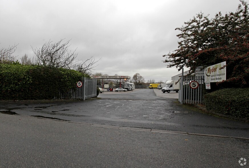 Fairfield Rd, Halesowen à louer - Photo de l’immeuble – Image 2 sur 2