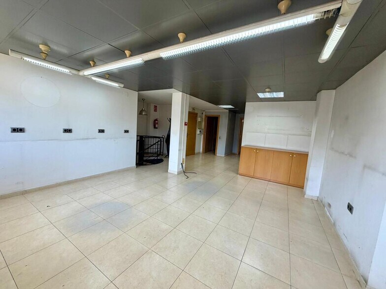 Immeuble residentiel dans Montcada i Reixac, Barcelona à vendre - Photo principale – Image 1 sur 2
