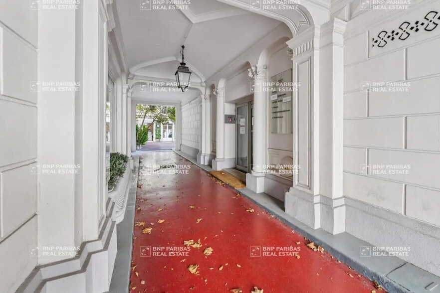 51 Rue Ampère, Paris à louer - Photo de l’immeuble – Image 2 sur 22